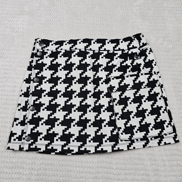 adidas Other - Adidas x IVY PARK Skirt Girls XL Houndstooth Mini Cargo Black White Buttons